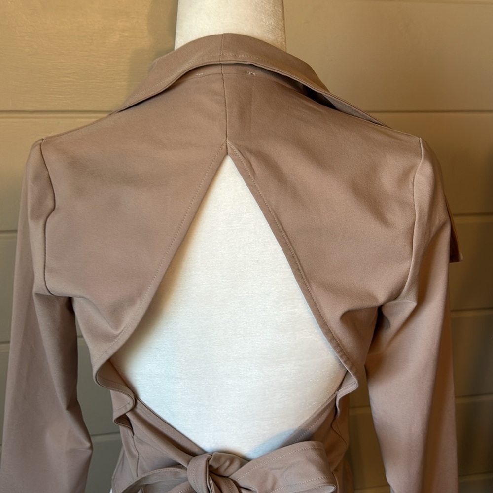 Chic Cropped Statement Jacket Elegant Tie-Back De… - image 6